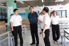 他要求区教进一步阐扬统筹协调感化